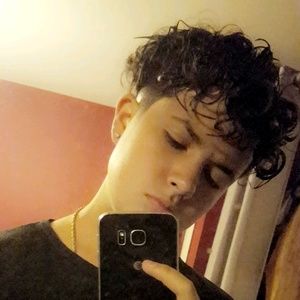 Meet your Posher, Emoney